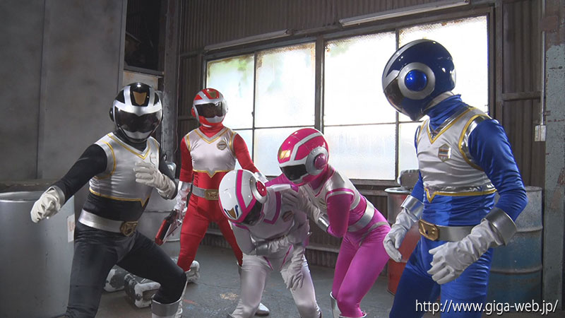 電影戦隊チャージマン 孤立！
罠にはまったチャージマーメイド