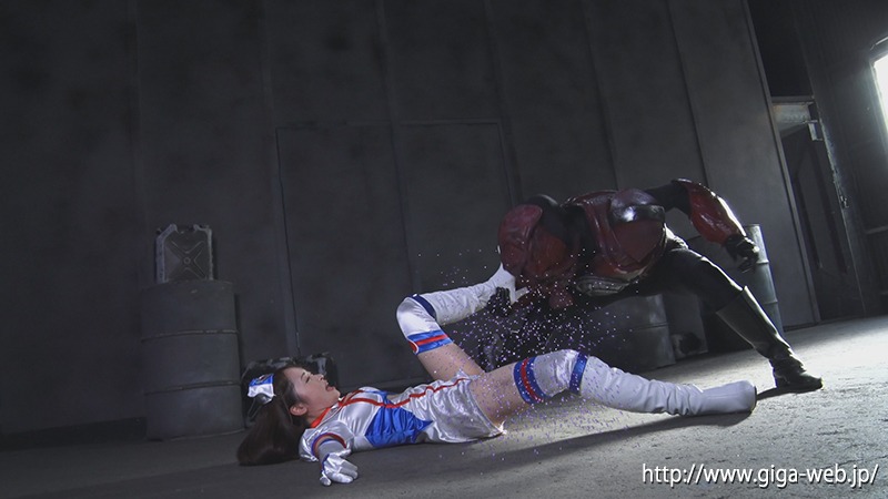 白衣の戦士ナースストライカー