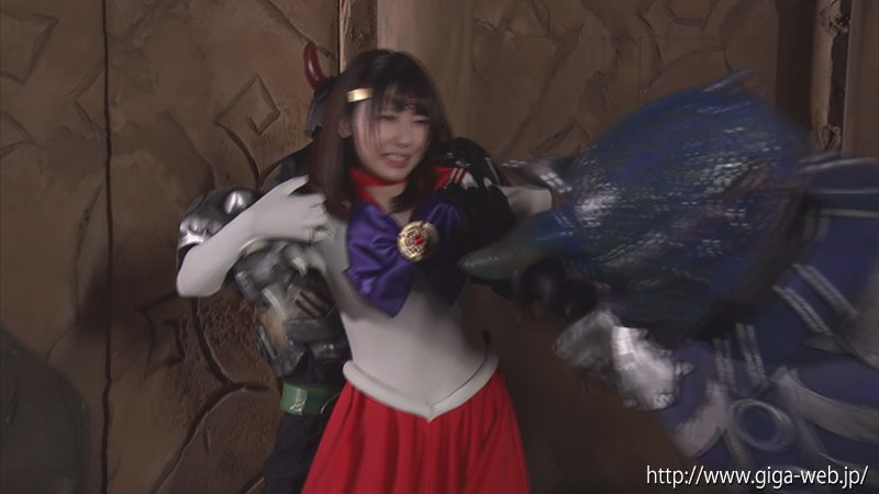 普段は日暮が丘学園の女子学生で風紀委員長の加賀美レナは超古代文明レムリアより伝わる伝説の秘宝マスターフォースの力で街の平和を守る美少女戦士セーラーアリスに変身する、加賀美財閥のお嬢様である。そんなある日、妖魔の仕業と思われる連続誘拐事件が発生！セーラーアリスは調査に向かうが、それはセーラーアリスに復讐を誓う妖魔たちの罠だったのだ！まんまと罠に嵌ったセーラーアリスは集団の妖魔たちに完膚なきまでに叩きのめされ、絶望を味わう事に…。［BAD END］
