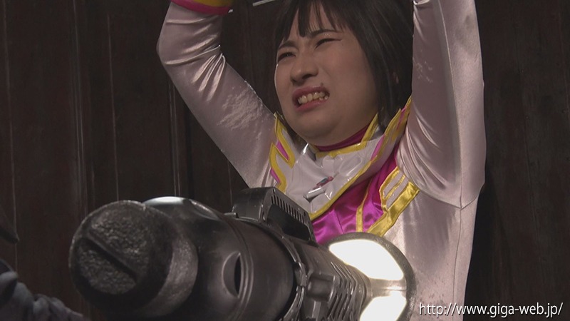 巨乳お嬢様戦士が怪人におっぱいを集中攻撃されて敗北して捕まって、戦闘員におっぱいを揉みしだかれながらやられてしまう物語