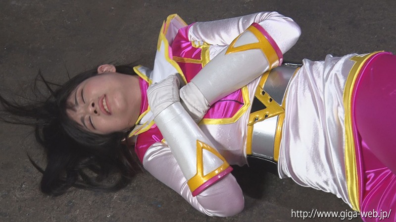 巨乳お嬢様戦士が怪人におっぱいを集中攻撃されて敗北して捕まって、戦闘員におっぱいを揉みしだかれながらやられてしまう物語