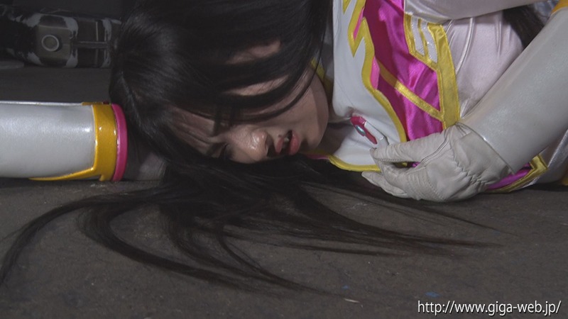 巨乳お嬢様戦士が怪人におっぱいを集中攻撃されて敗北して捕まって、戦闘員におっぱいを揉みしだかれながらやられてしまう物語