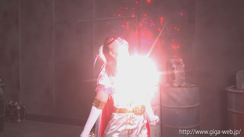 ヒロインハンター開発計画 美少女仮面オーロラ 聖なる戦士から生まれた悪魔、恐怖のオーロラハンター誕生！
